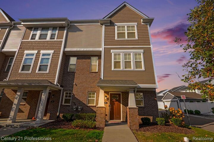 Property Photo:  2500 Normandy 59  MI 48073 