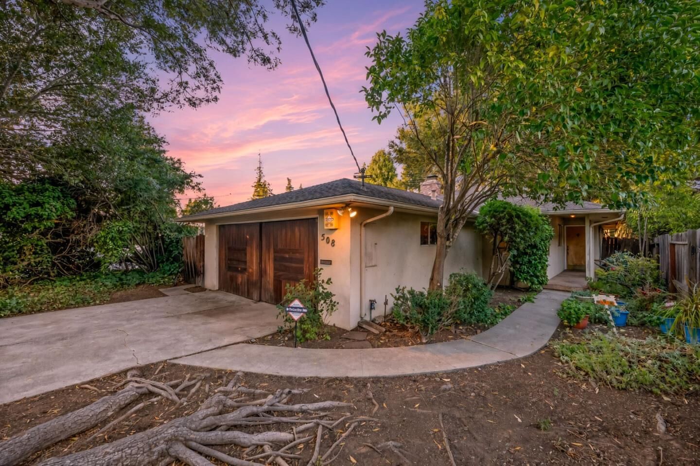 Property Photo:  508 Durham Street  CA 94025 