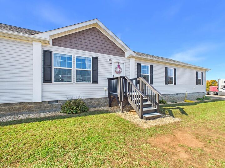 Property Photo: 371 Price Lane VA 23958