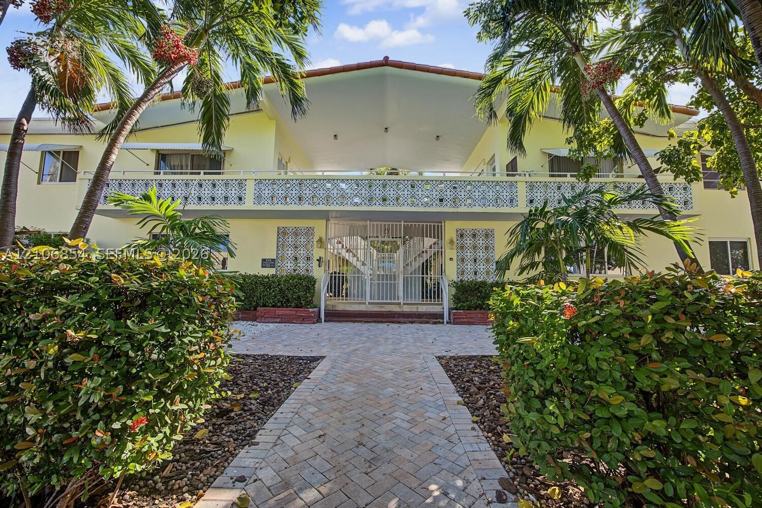 Property Photo: 659 Meridian Ave 7 FL 33139