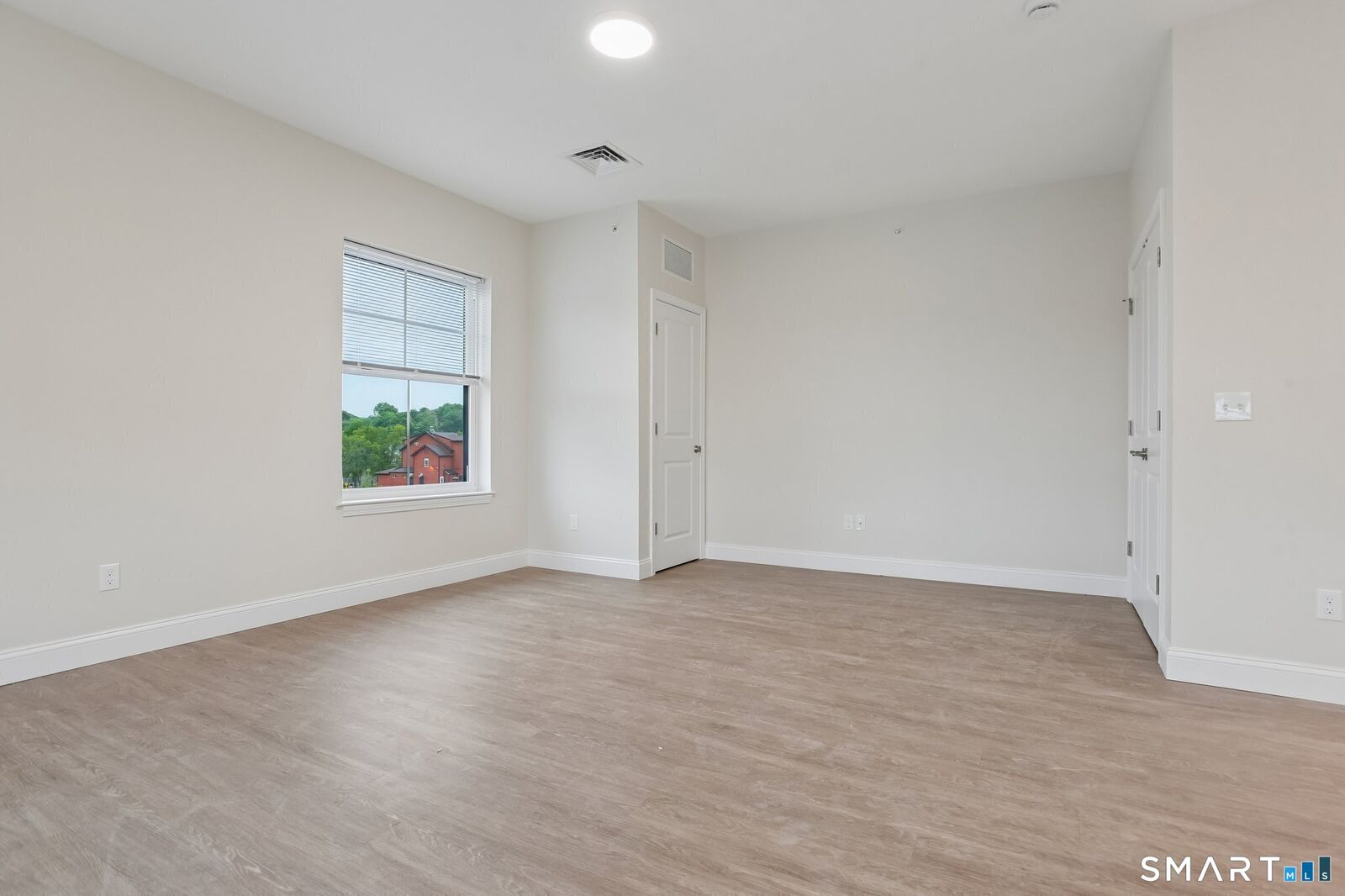 Property Photo:  55 Steele Boulevard 105  CT 06037 