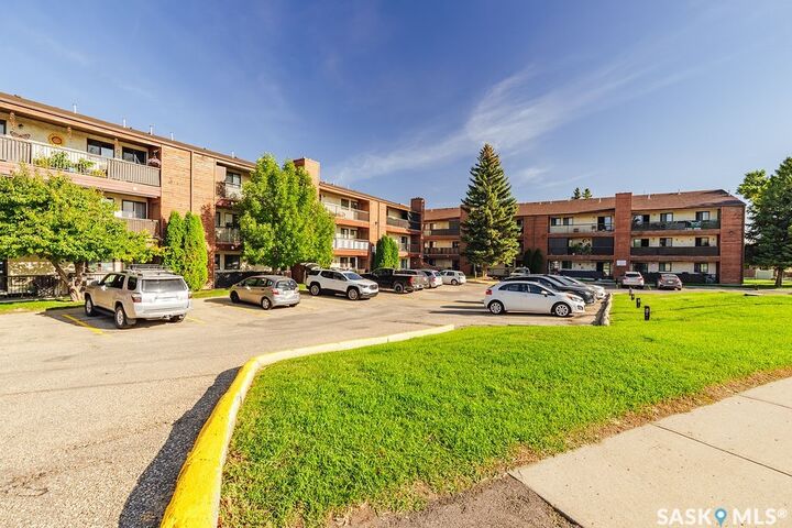 Property Photo: 3302 33rd Street W 212 SK S7L 6C9