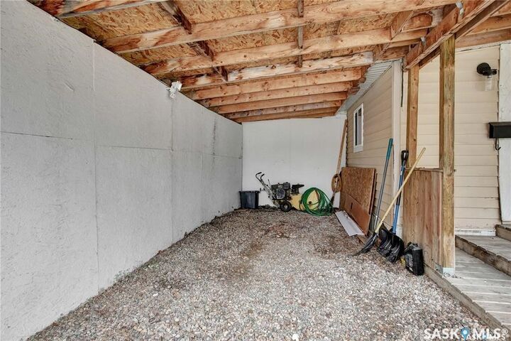 Property Photo: 1524 Rayner Avenue 408 SK S7N 1Y1