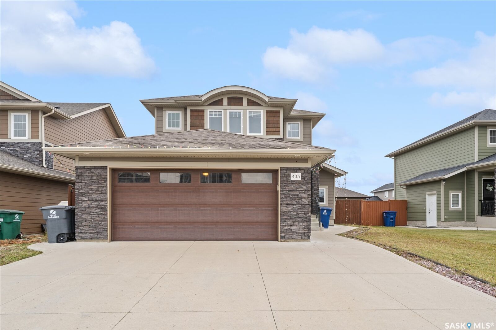 Property Photo:  435 Pichler Crescent  SK S7V 0H2 