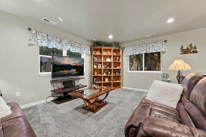 Property Photo: 9 Choke Cherry Lane WY 82842