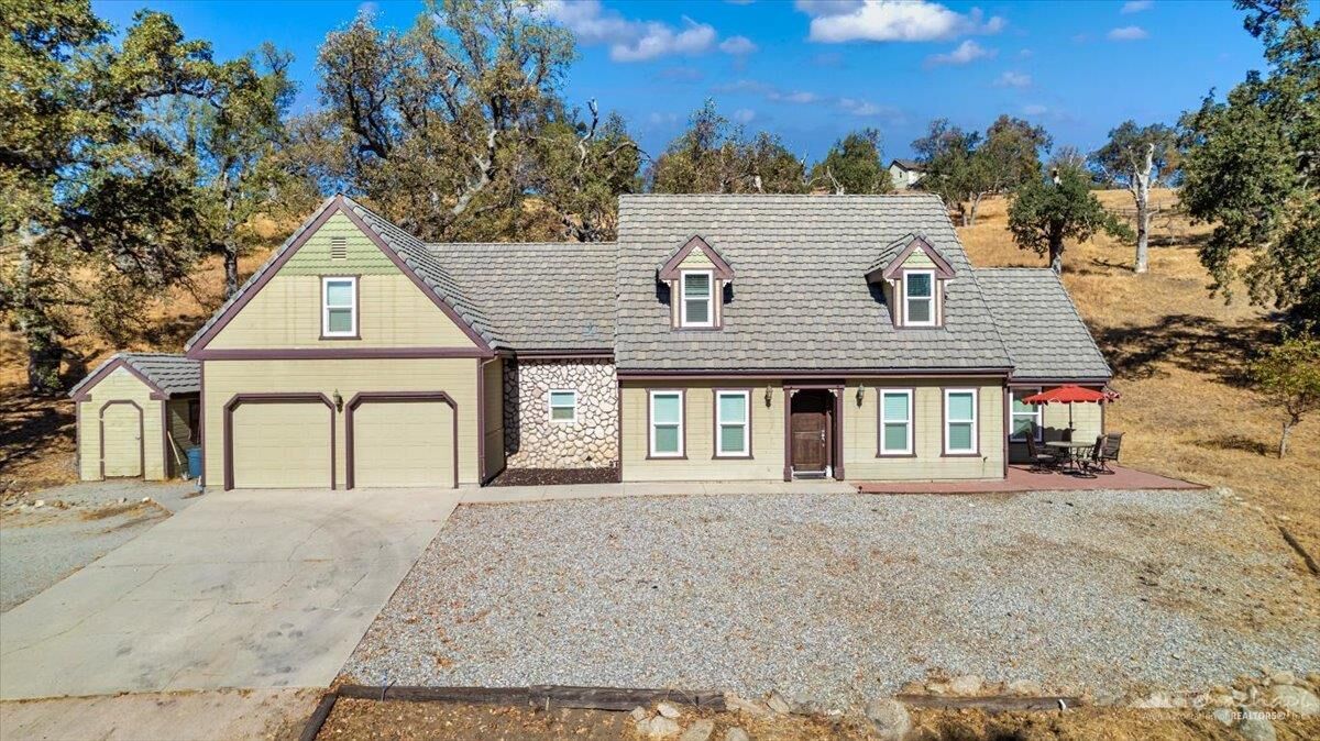 Property Photo:  30151 Garces Court  CA 93561 