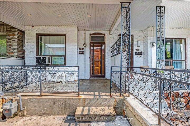 Property Photo:  246 Niagara Street 2nd Floor  ON M6J 2L4 