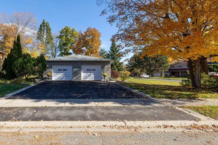 Property Photo:  1448 Tamarac Street  ON K7M 7L5 