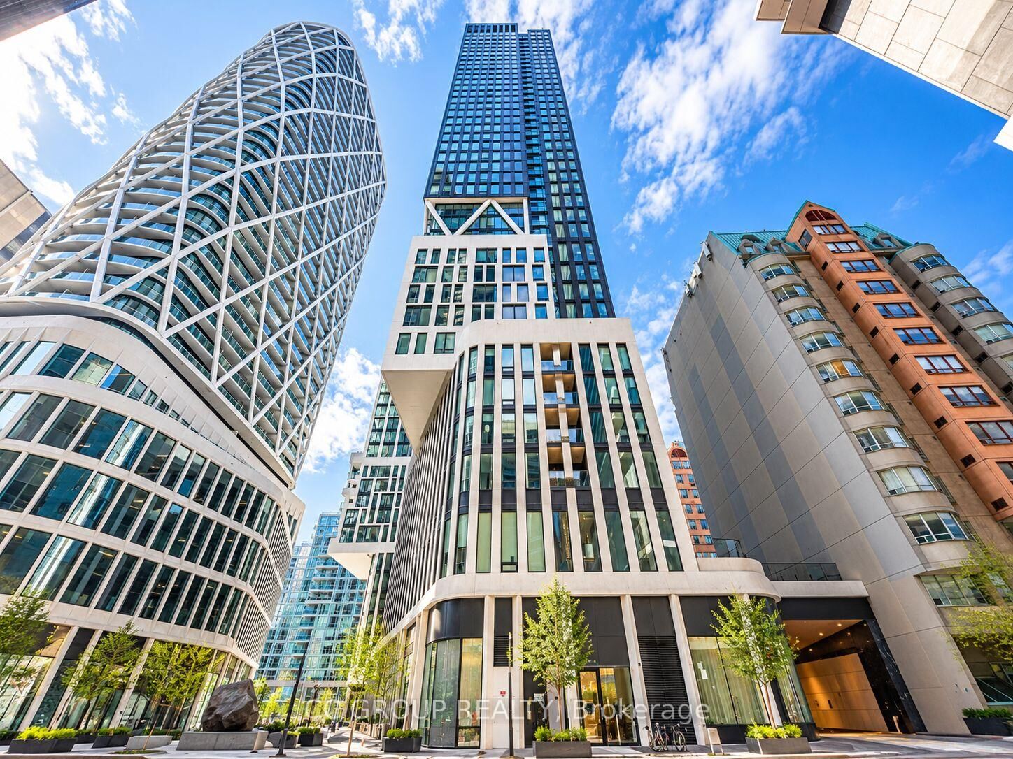 Property Photo:  238 Simcoe Street 3405  ON M5T 0E2 