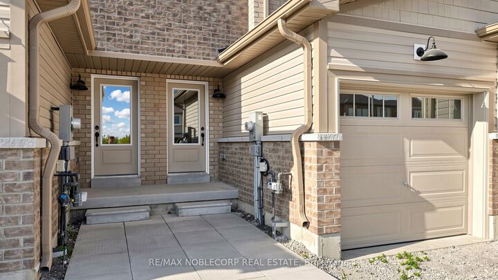 Property Photo:  35 Flan Boulevard  ON L9J 0E1 