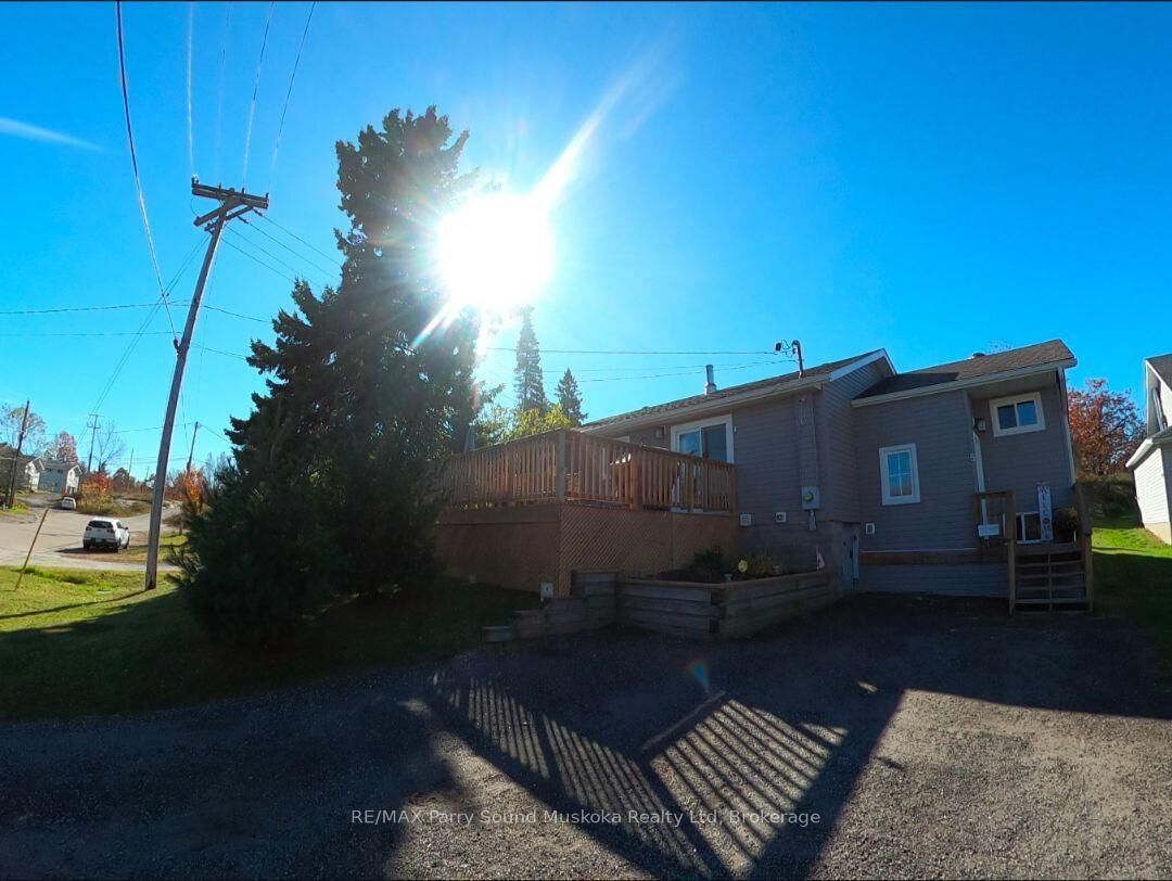 Property Photo: 5 Melissa Street ON P2A 2R4