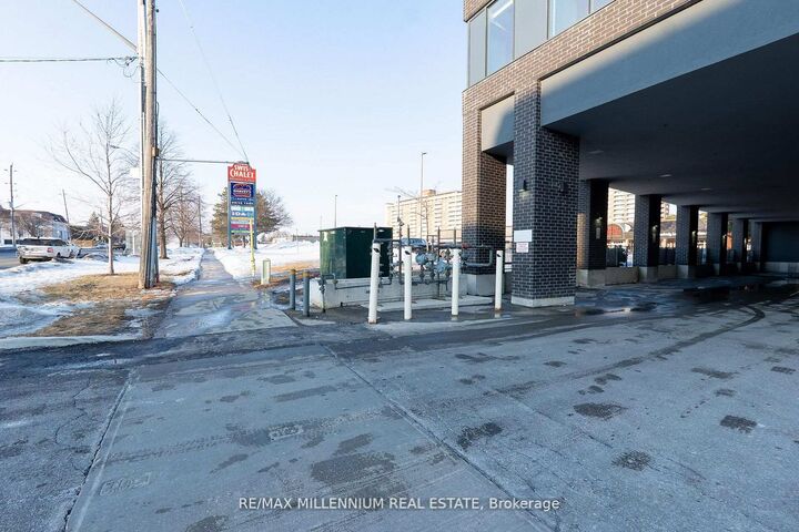 Property Photo:  3237 Bayview Avenue 1112  ON M2K 0G1 