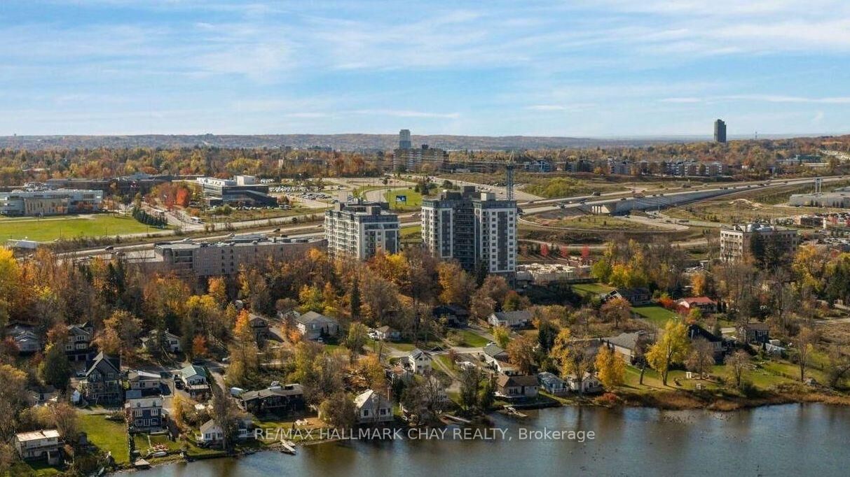 Property Photo:  58 Lakeside Terrace 310  ON L4M 0L5 
