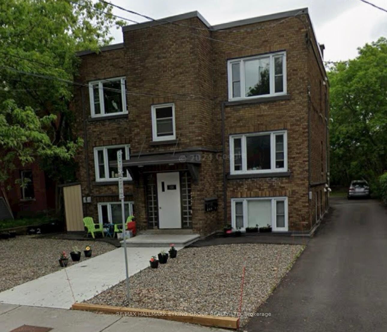 Property Photo: 131 Hawthorne Avenue 4 ON K1S 0B2