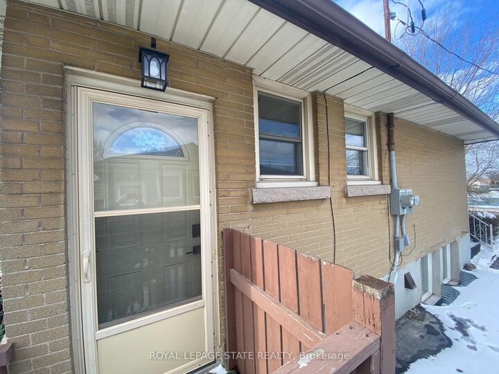 Property Photo: 24 Sandalwood Avenue Lower ON L8T 2E3