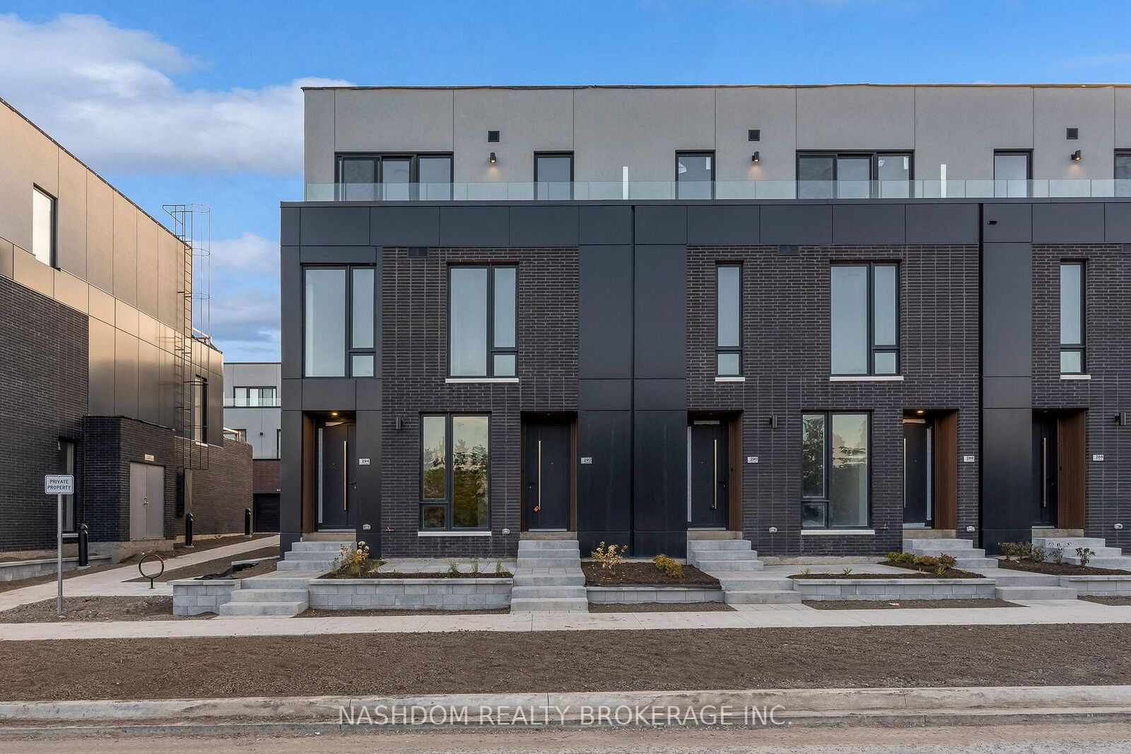 Property Photo:  292 Ellis Avenue  ON L2P 0G9 