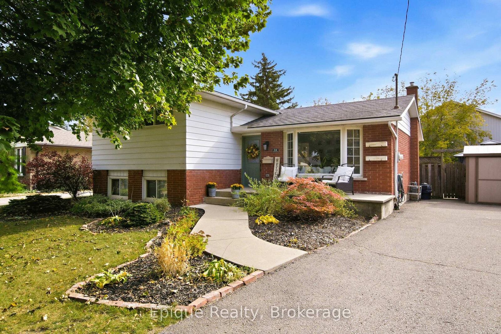 Property Photo:  34 Centennial Drive  ON L2N 6A4 