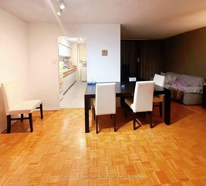 Property Photo:  89 Mc Caul Street 816  ON M5T 2X3 