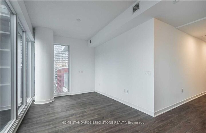 Property Photo:  115 Blue Jays Way 3611  ON M5V 0N4 