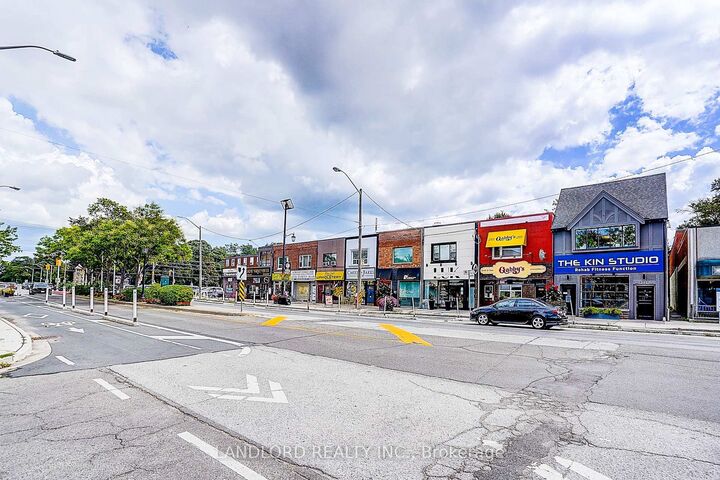 Property Photo:  2895 Bloor Street W Upper  ON M8X 1B3 