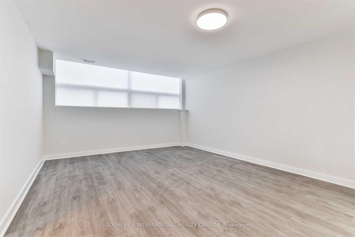 Property Photo: 72 Winston Park Boulevard Lower ON M3K 1C3
