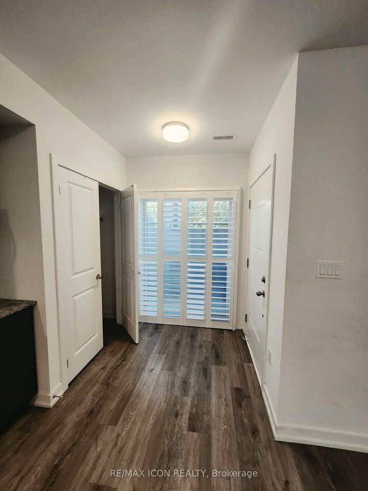 Property Photo:  205 West Oak Place 37  ON N2R 0R9 