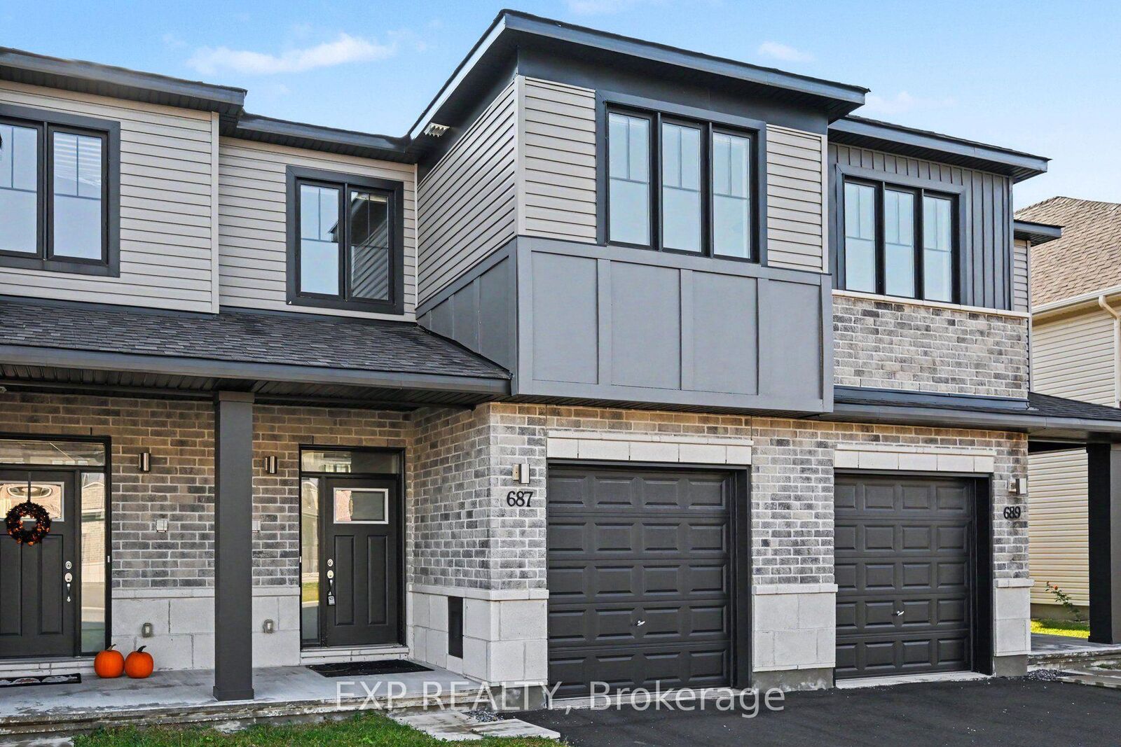 Property Photo:  687 Taliesin Crescent  ON K2S 2W5 