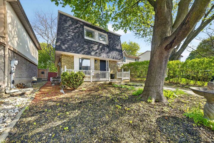 Property Photo:  33 Harrison Court  ON L1N 6E2 