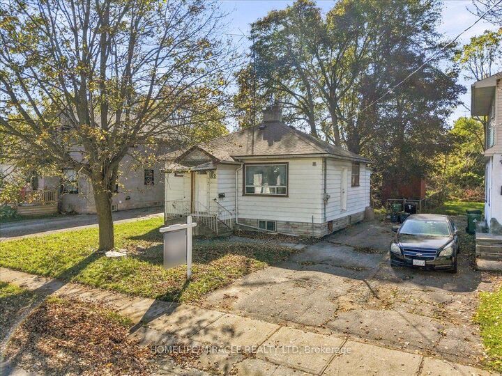 Property Photo:  82 Norfolk Avenue  ON N1R 3T9 