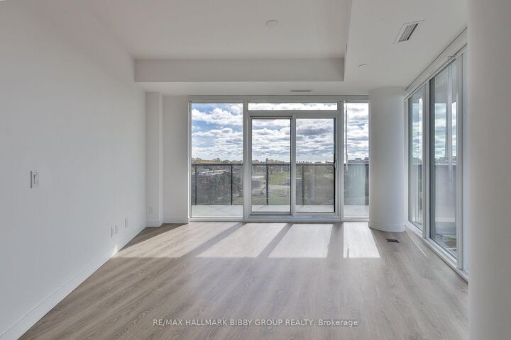 Property Photo:  1050 Eastern Avenue 612  ON M4L 0B7 