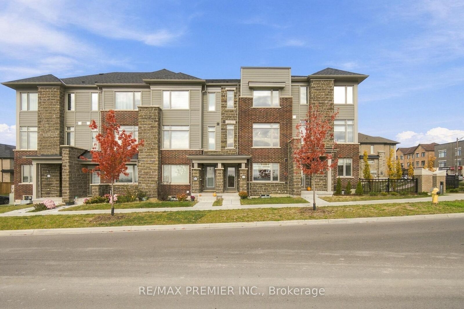 Property Photo:  12 Busato Drive  ON L4A 5G2 