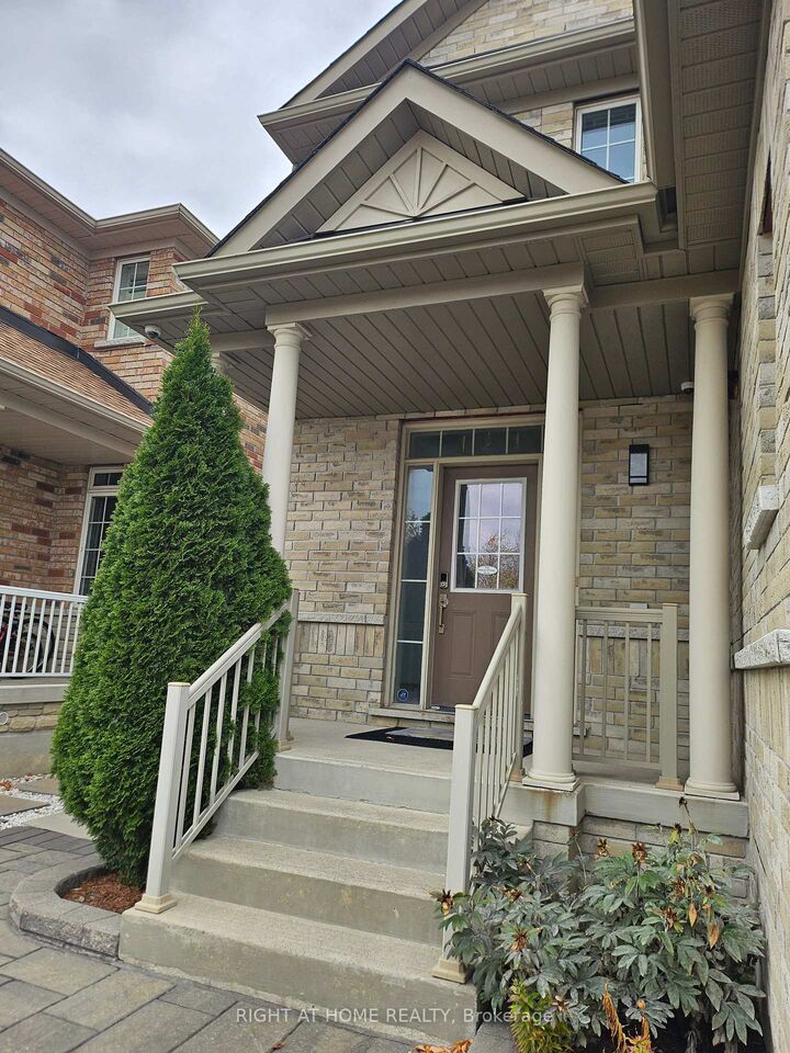 Property Photo:  91 Landsdown Crescent  ON L6E 0M8 