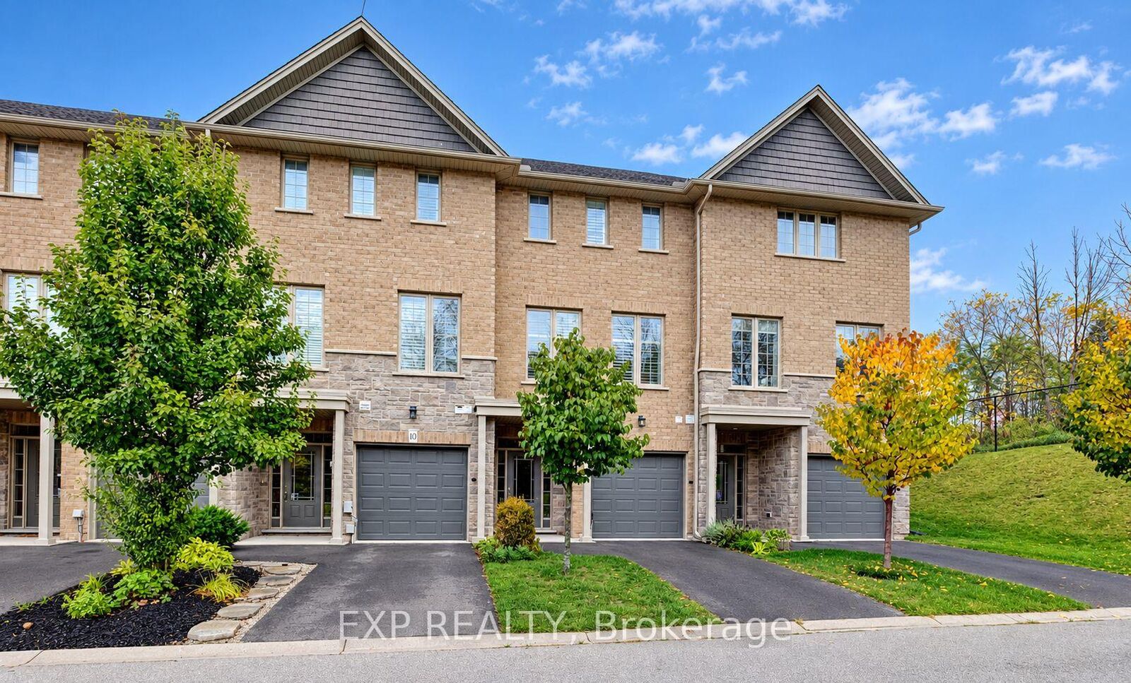Property Photo:  30 Balmoral Street 11  ON N3L 0C8 