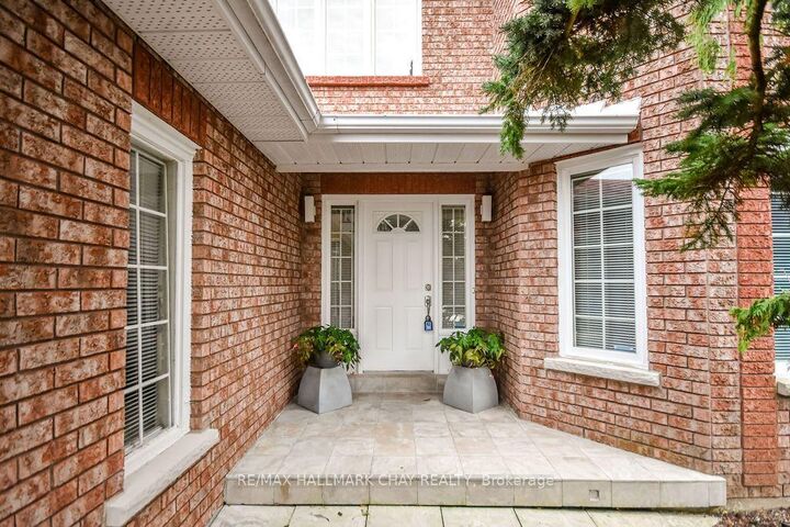 Property Photo:  5 McCutcheon Court  ON L4N 7C6 