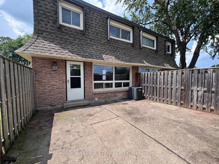 Property Photo: 5 Viking Court 304 ON L3M 3T8