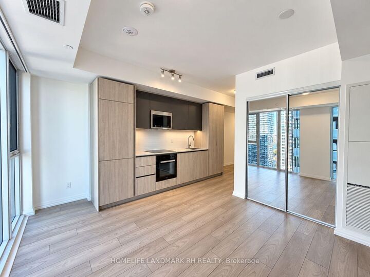 Property Photo: 400 King Street W 2801 ON M5V 0X8