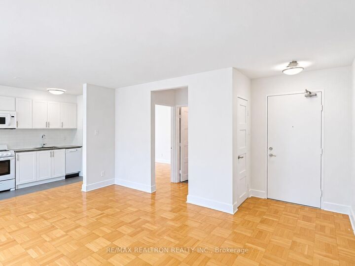 Property Photo:  1545 Bathurst Street 310  ON M5P 3H6 