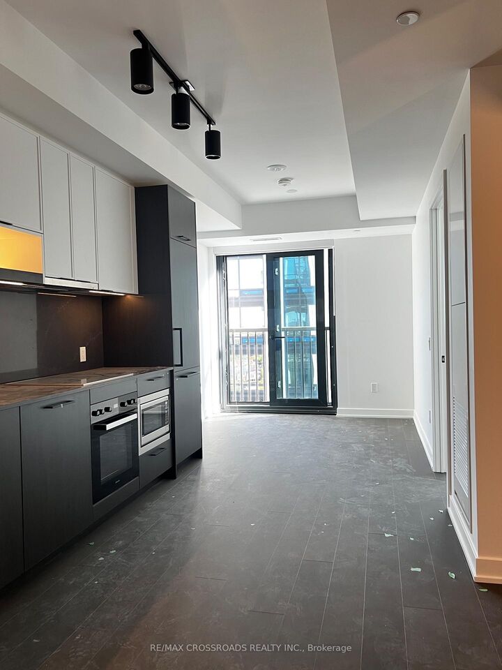 Property Photo:  91 Montclair Avenue 1909  ON M5P 1P5 