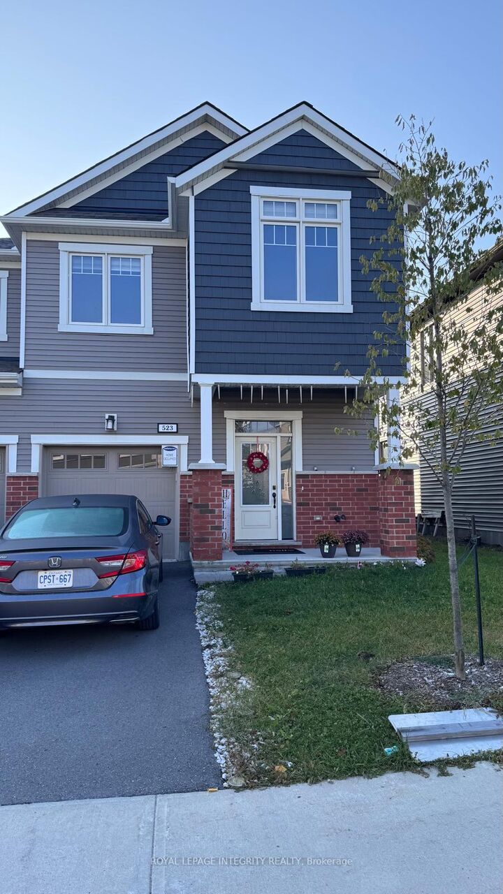 Property Photo:  523 Flagstaff Drive  ON K2J 6S7 