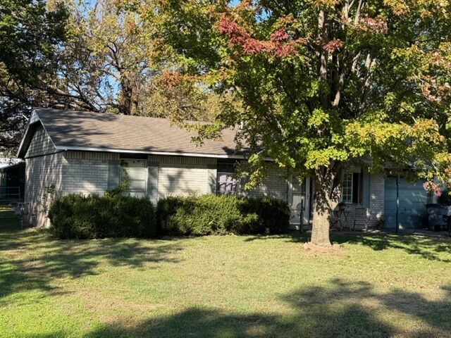 Property Photo:  906 S Lincoln Avenue  OK 74467 