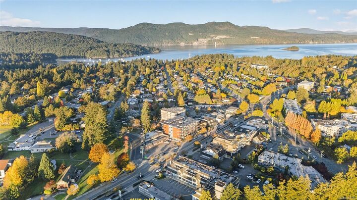 Property Photo:  7162 West Saanich Rd #101  BC V8M 1P6 