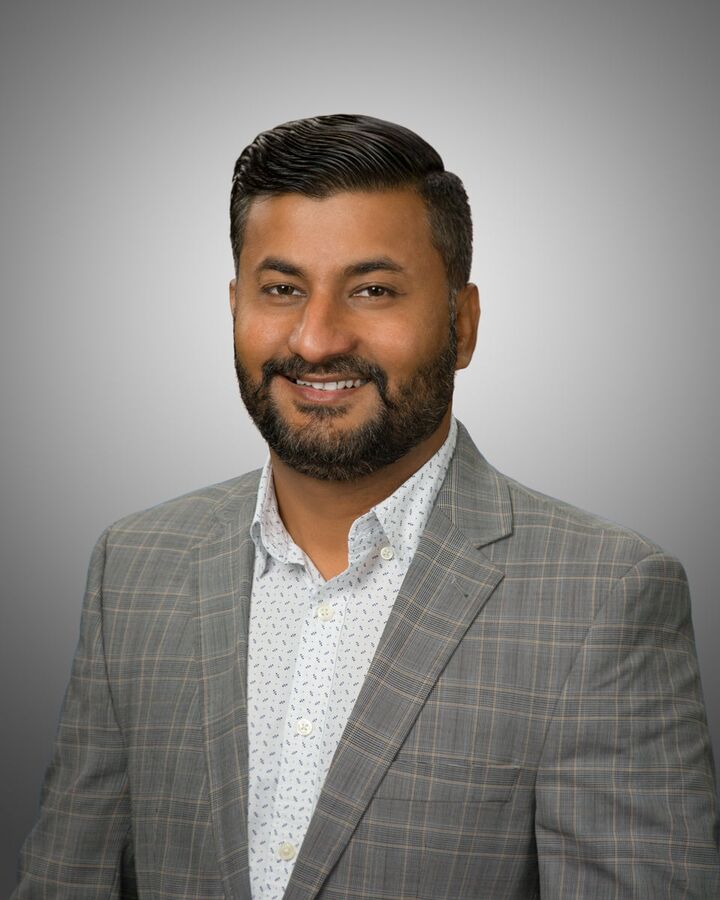 Shah Uqaili,  in Shreveport, Elite