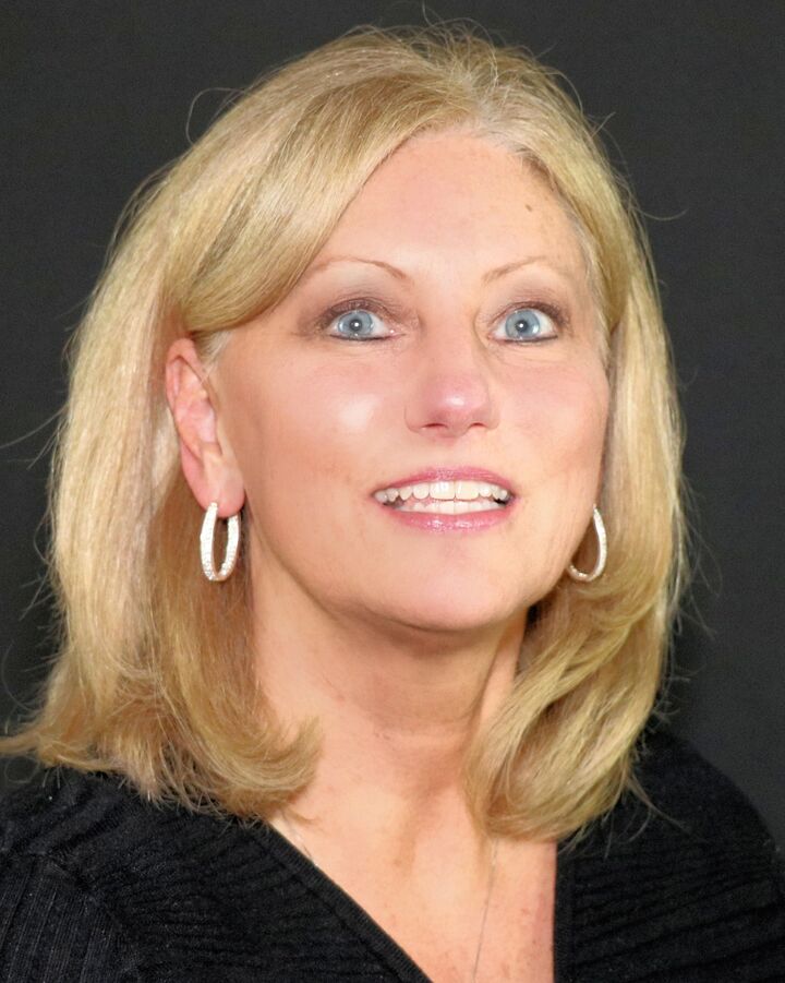 Debby Reid,  in Richmond, Professionals