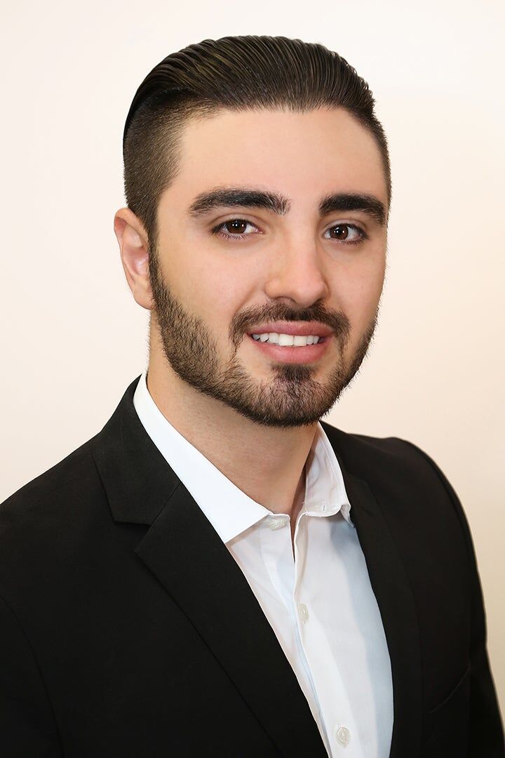 Lamont Abrami, Real Estate Salesperson in Glendale, Hallmark Realty