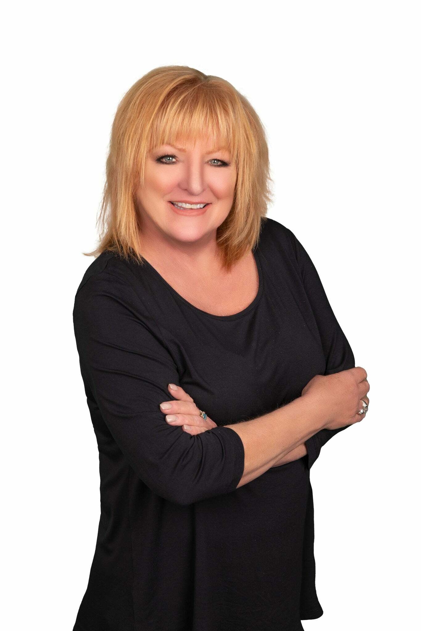 Karen Flecky, Real Estate Broker/Real Estate Salesperson in Canyon Lake, Associated Brokers Realty