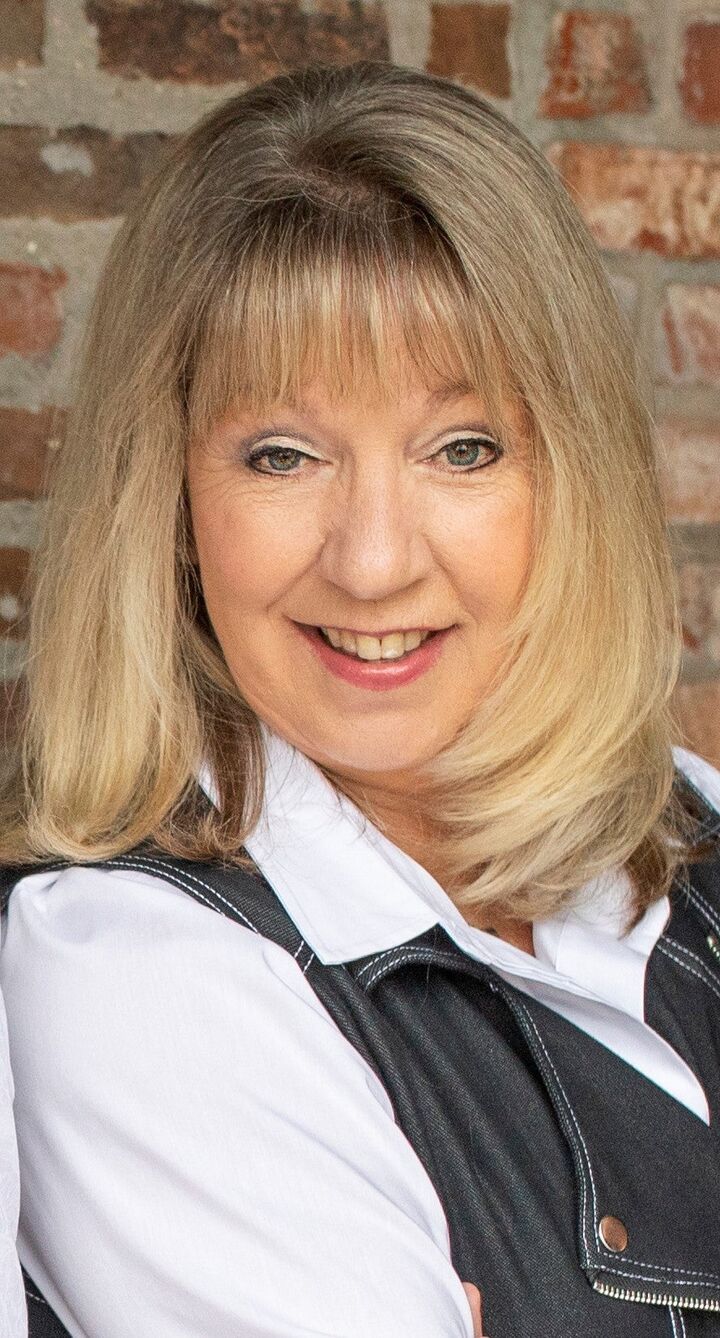 Sherri Shaw, Real Estate Salesperson in Janesville, Affiliated