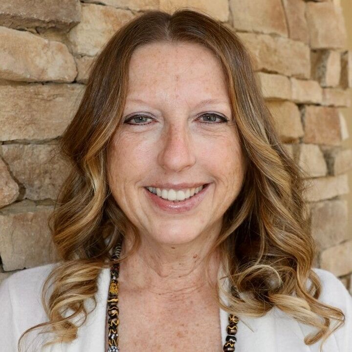 Robin Wiseman,  in Blairsville, Metro Brokers
