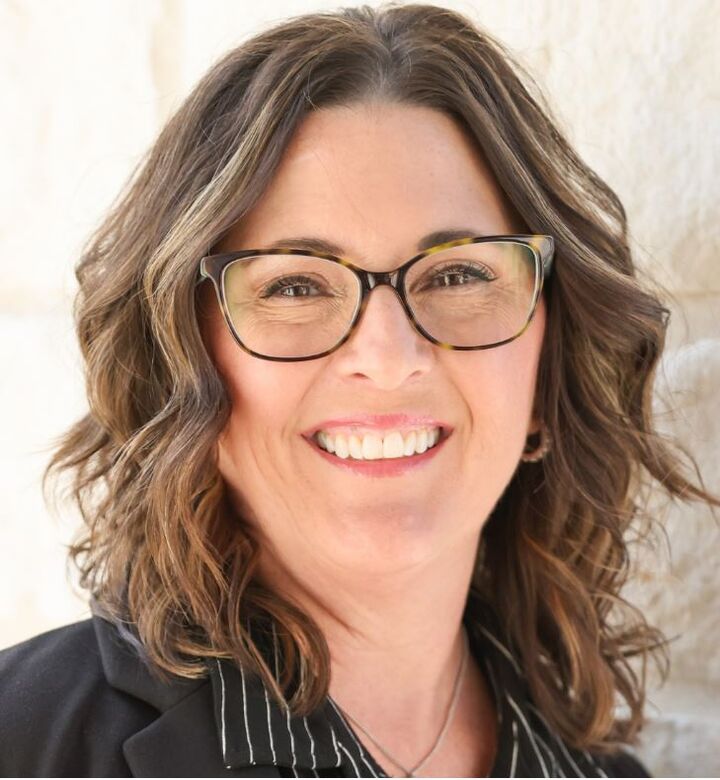 Sally James, Real Estate Salesperson in Kerrville, North East