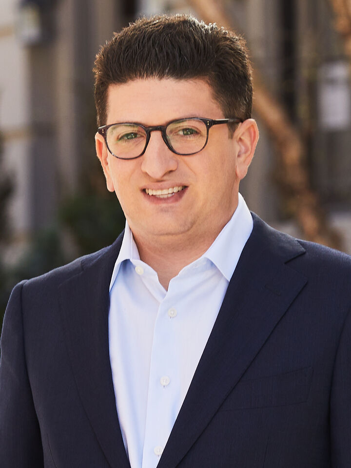 Jason Zeller, Real Estate Salesperson in New York, Corcoran Group