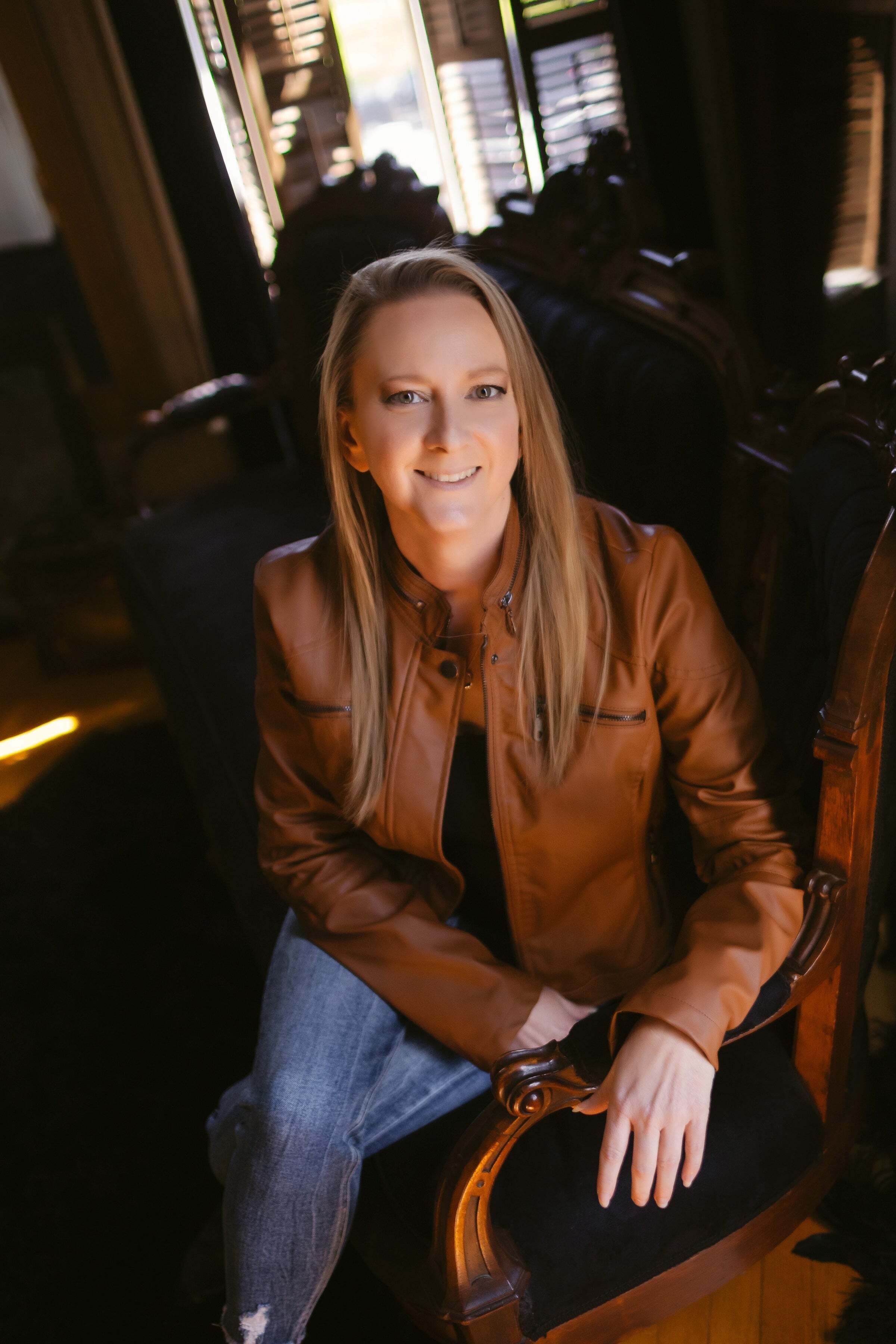 Dawn Brown, Associate Real Estate Broker in Elkhart, Circle